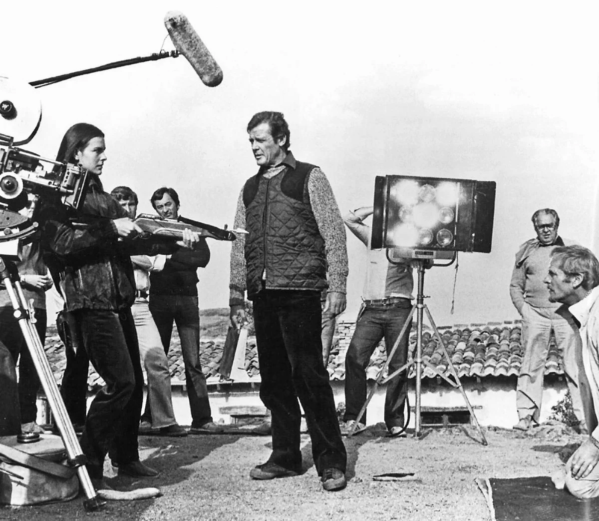 Alan Hume en gaffer John Tythe op de set