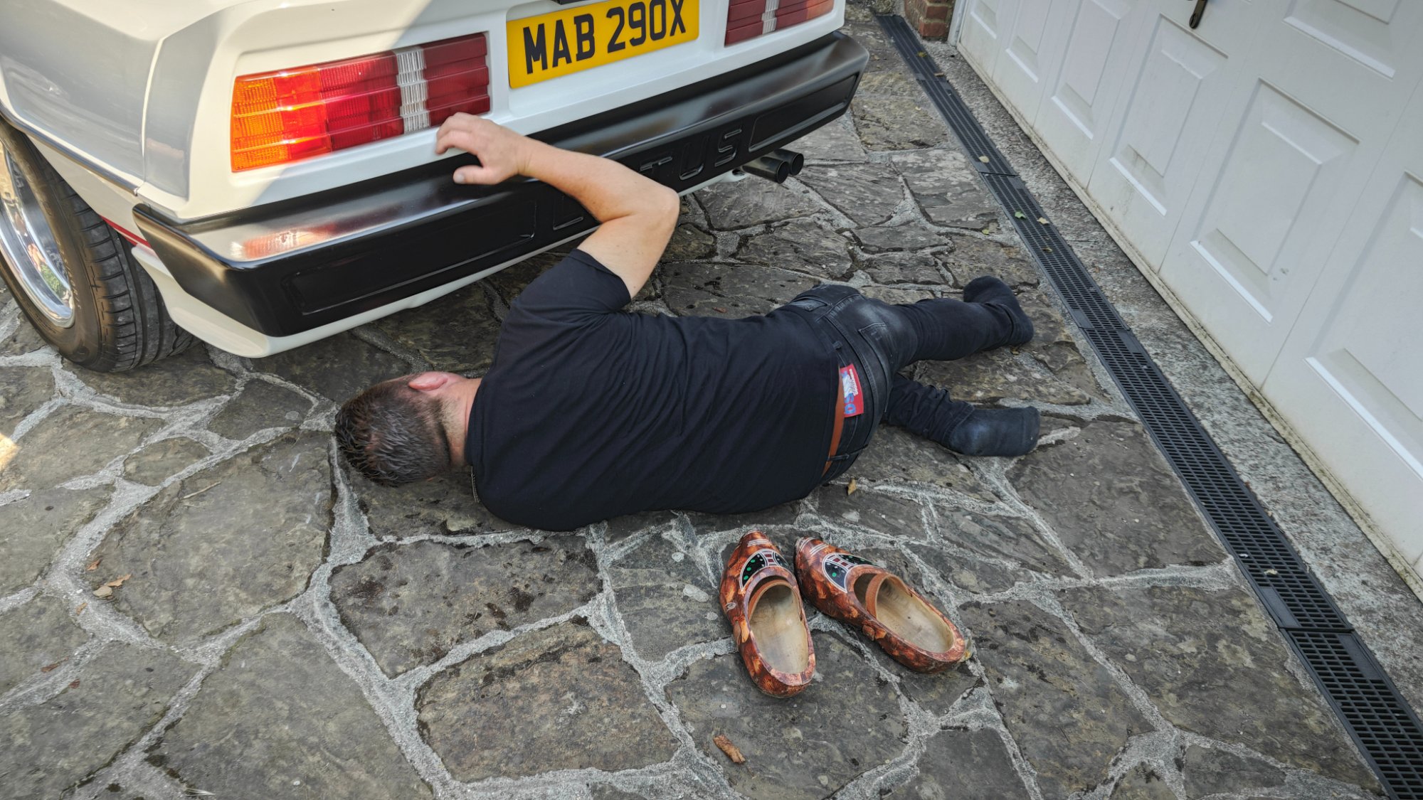 Bauke inspecteert de Esprit in Engeland